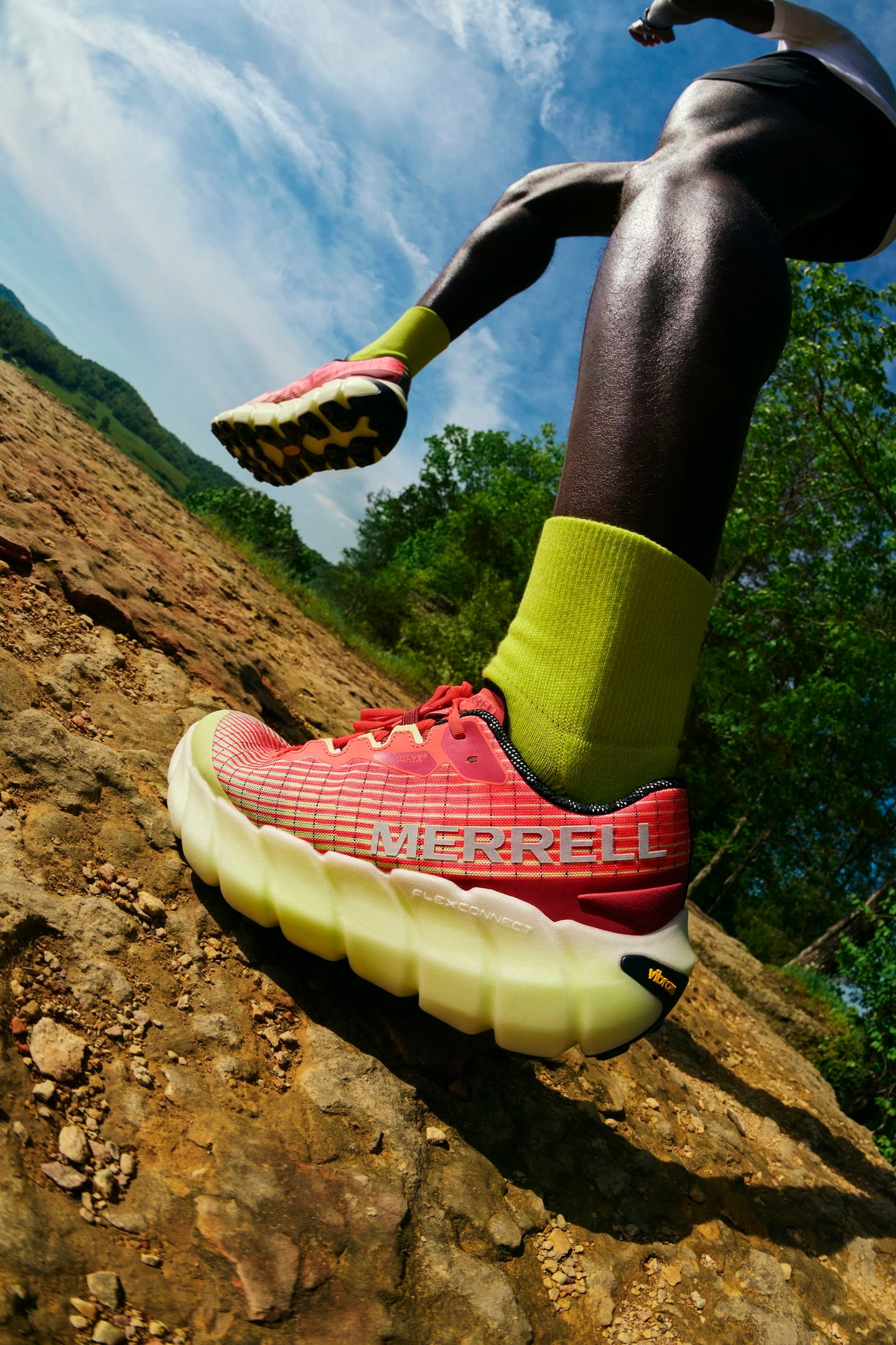 Merrell MTL Adapt Matryx trepitjant un pendent